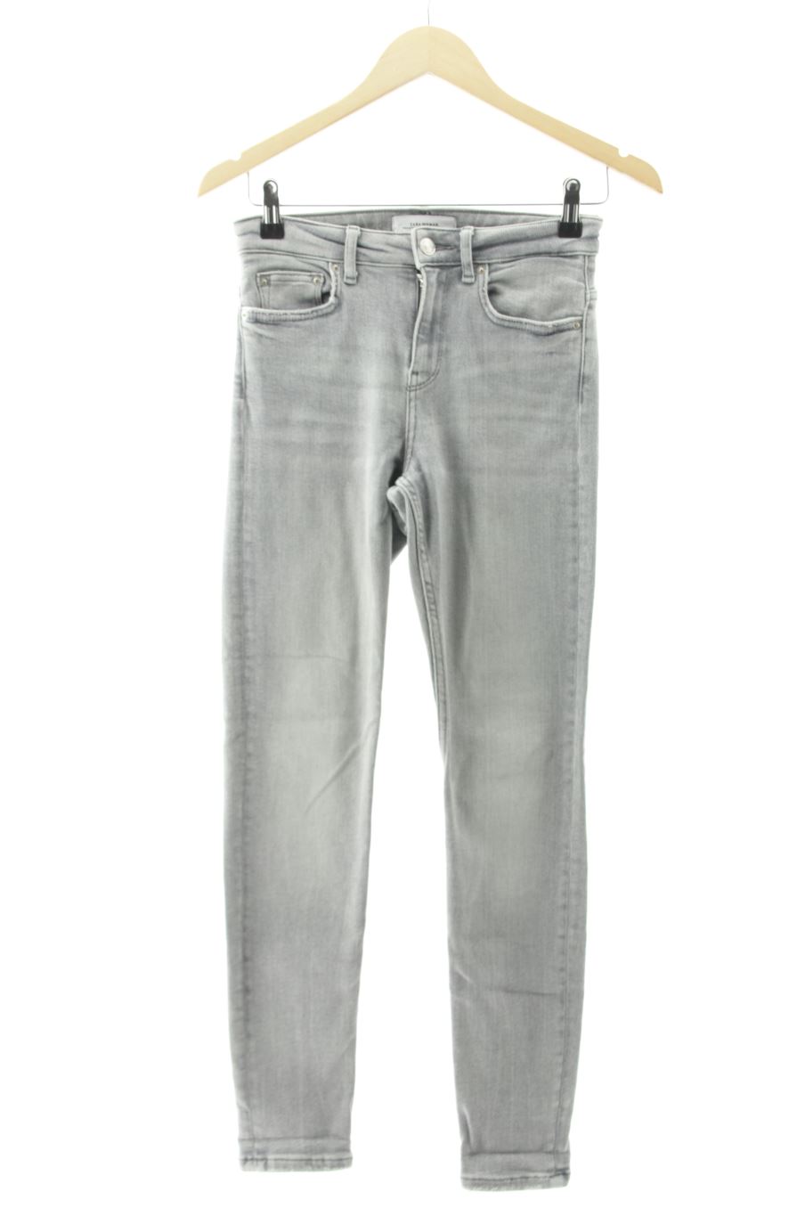 Jeans Zara de la taille 36, de couleur gris