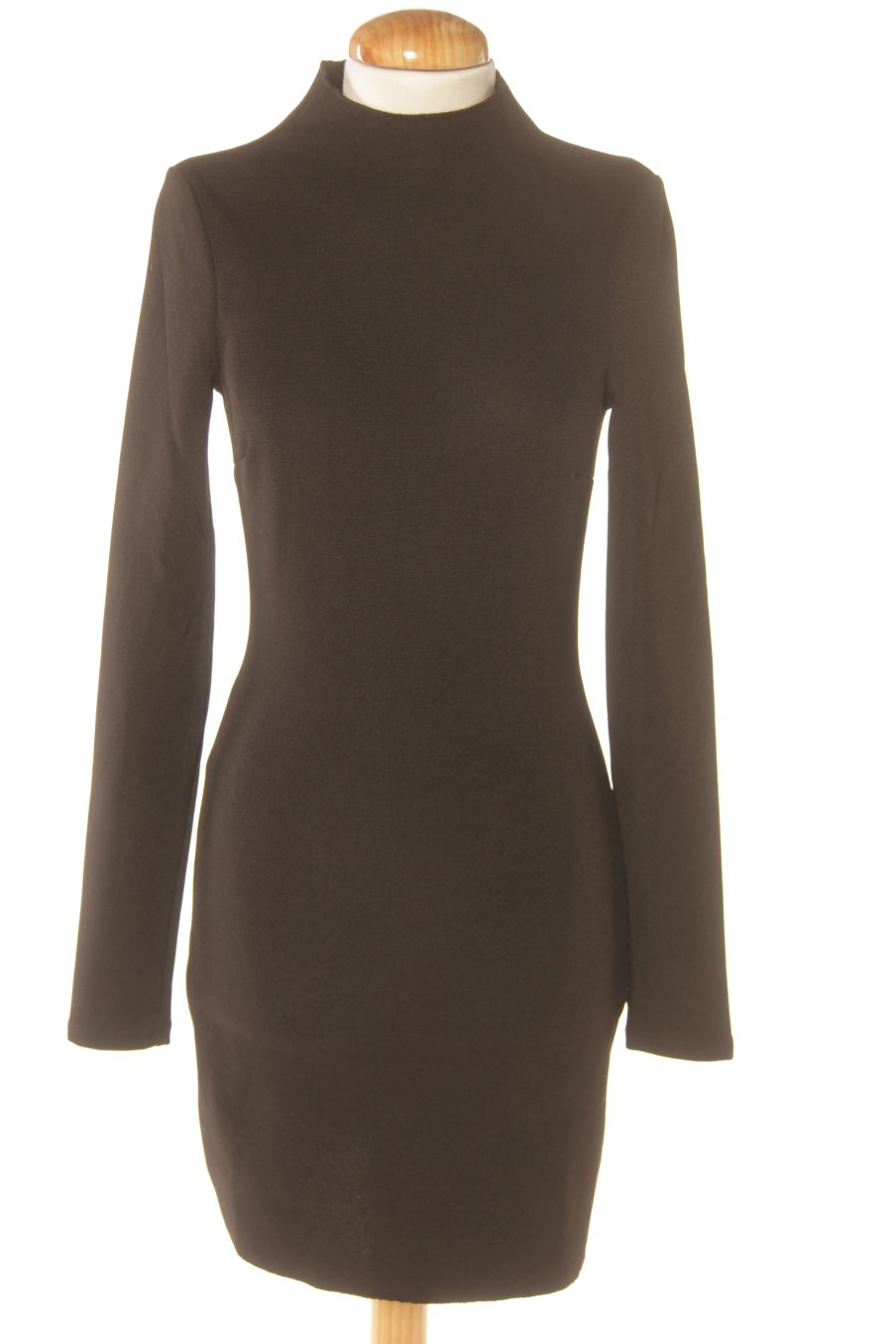 Robe casual Mango de la taille S, de couleur noir