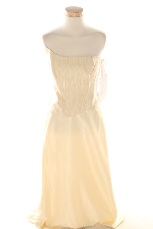 Aufwändiges Kleid