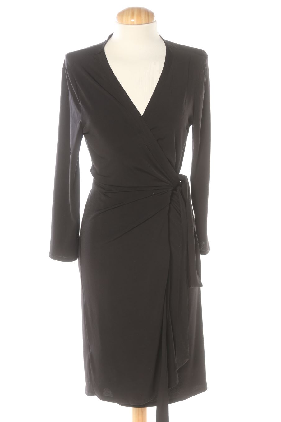 Robe casual Mango de la taille M, de couleur noir