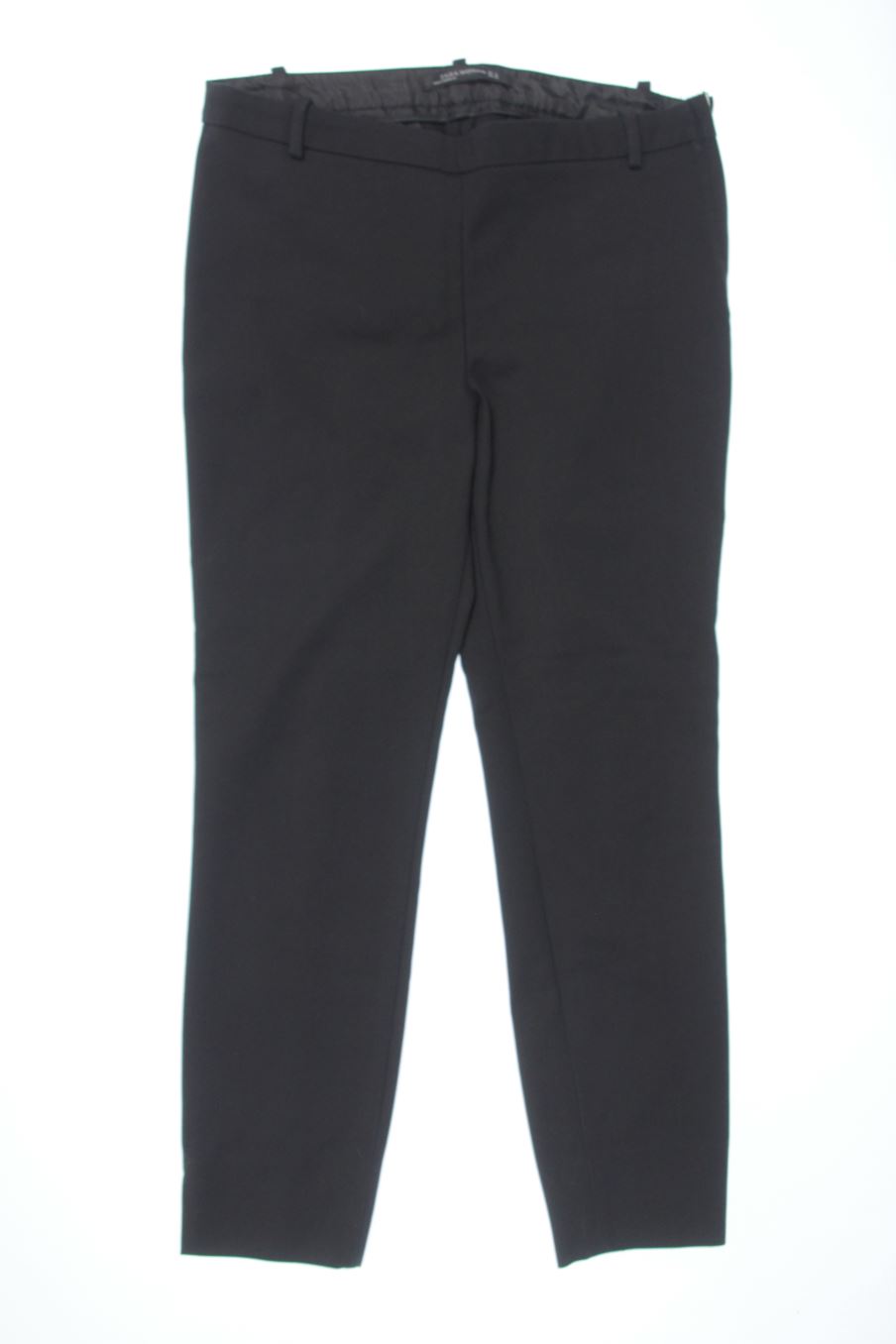 Pantalón de Zara de la talla M, de color negro