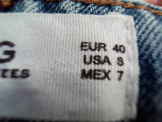 Jeans Mango de la taille 40, de couleur bleu de denim