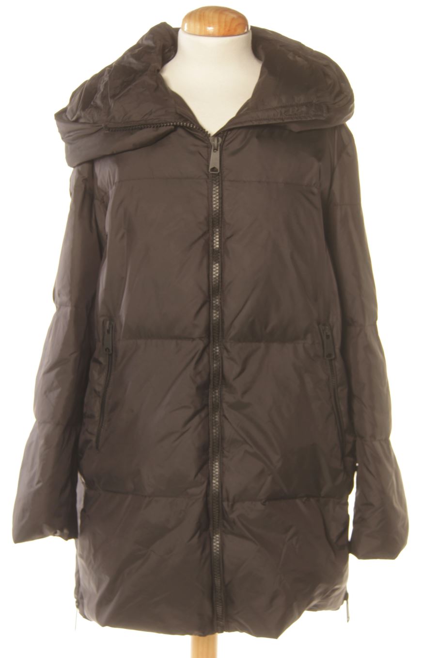 Abrigo de Zara de la talla S, de color negro