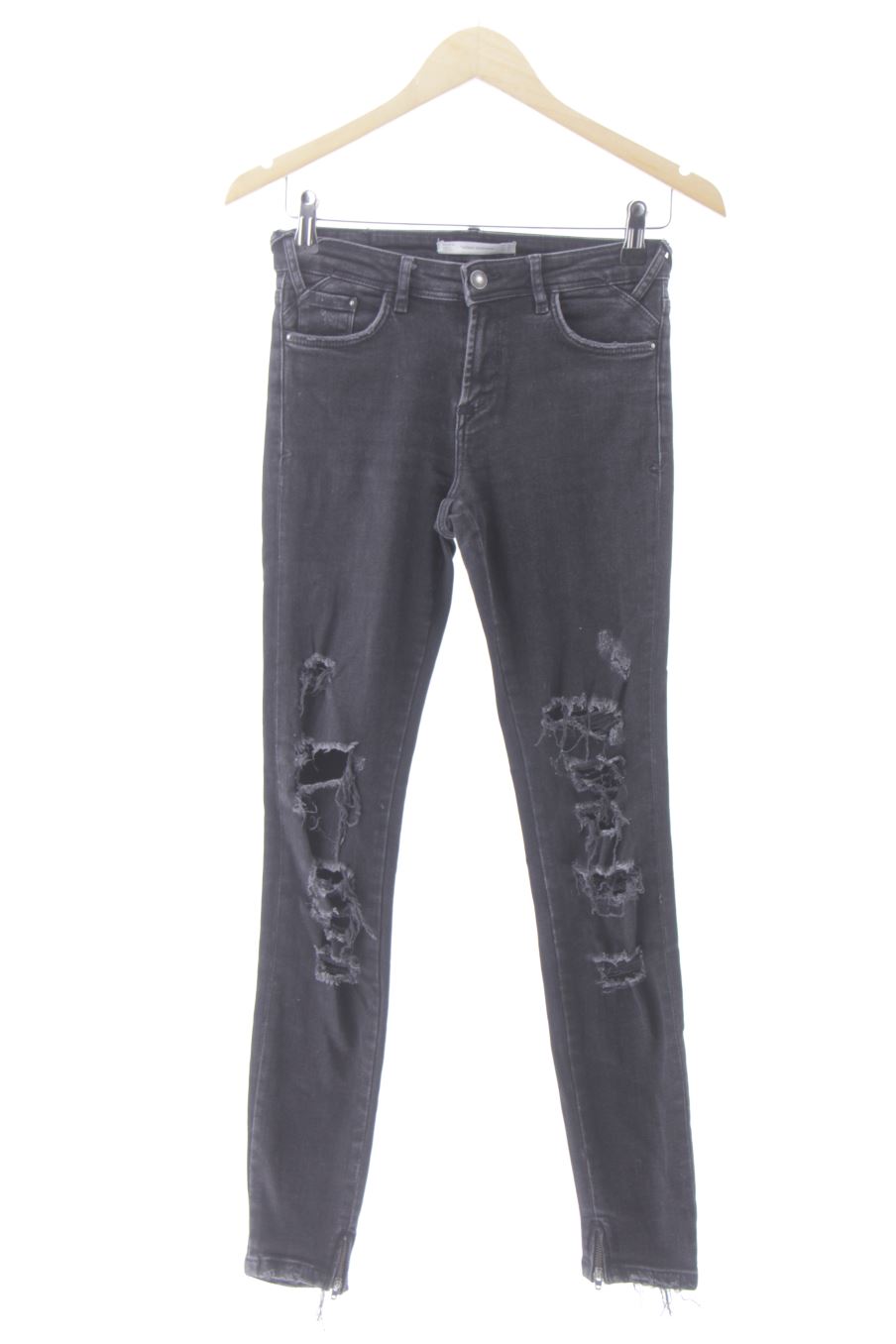 Vaquero de Trafaluc de la talla 36, de color negro de ropa vaquera