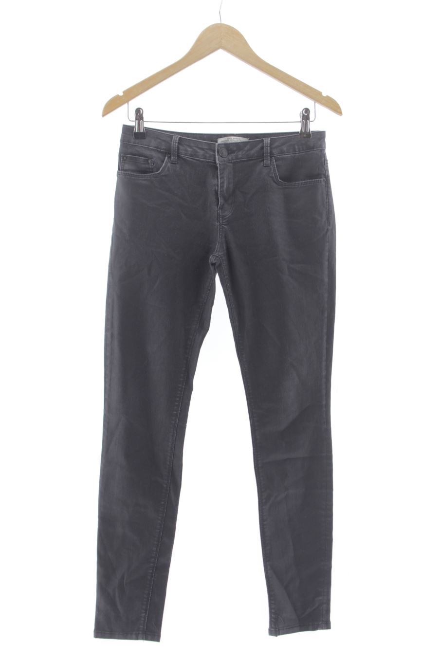 Jeans Zara de la taille 36, de couleur noir de denim