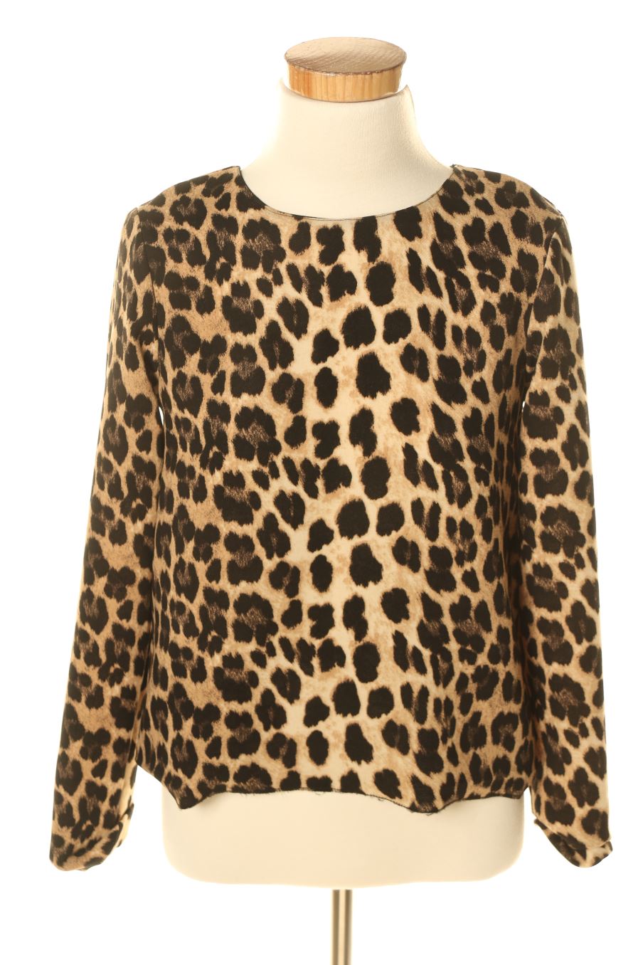 Blusa de manga larga de Zara de la talla S, de color animal print