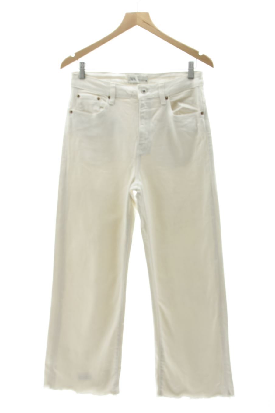 Vaquero de Zara de la talla 40, de color blanco de ropa vaquera