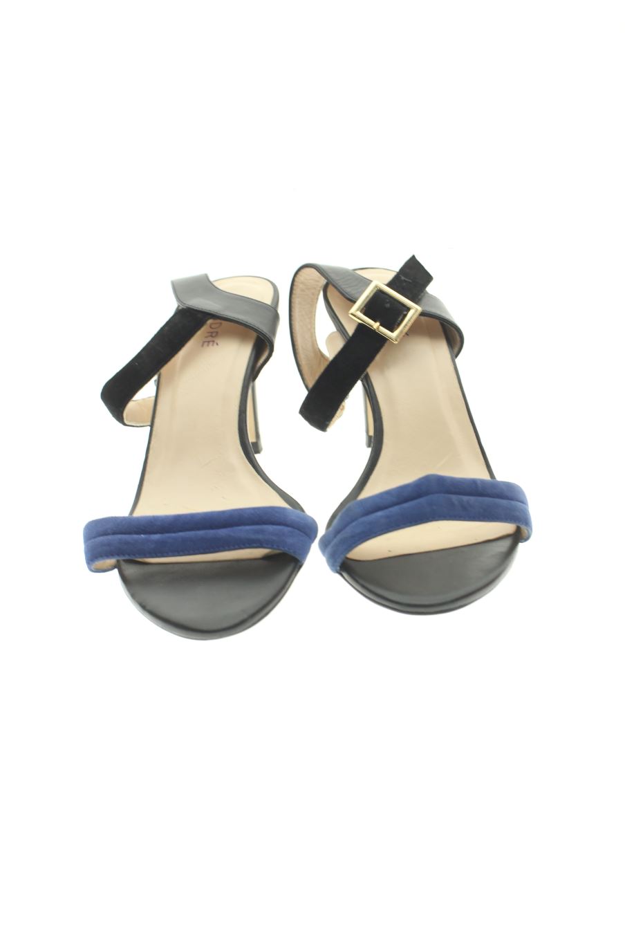 Sandalias tacon de André de la talla 38, de color negro de