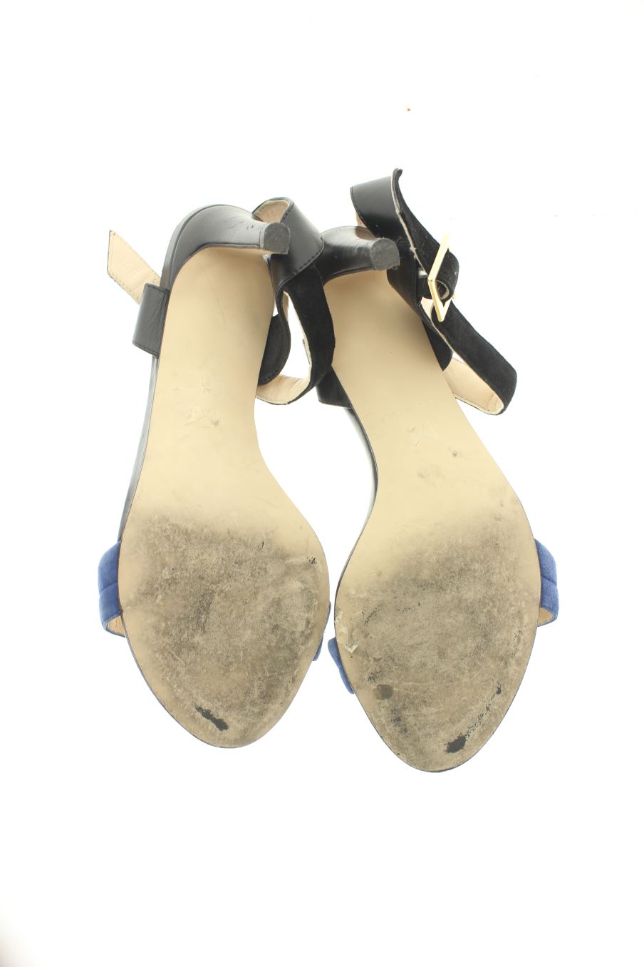 Sandalias tacon de André de la talla 38, de color negro de