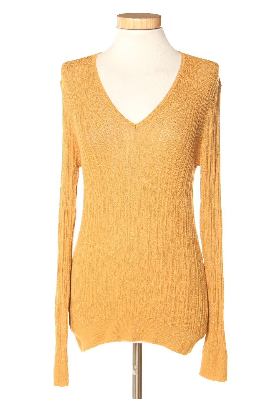 Pull Caroll de la taille 40, de couleur moutarde