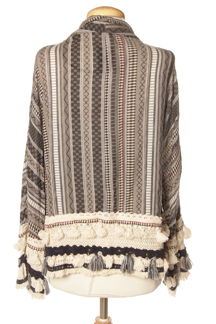 Kimono de Zara de la talla M, de color rayas