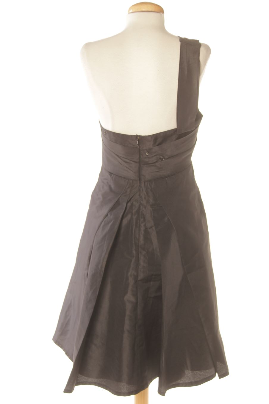 Vestido elegante de U (by Adolfo Dominguez) de la talla 40, de color negro