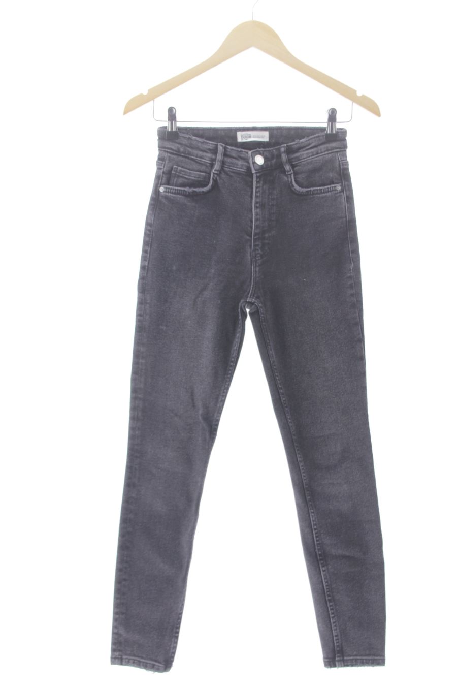 Vaquero de trf (ZARA) de la talla 36, de color negro de ropa vaquera