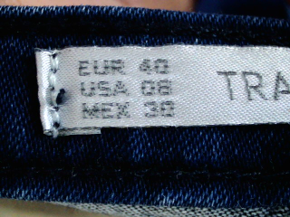 Pantalón corto de trf (ZARA) de la talla 40, de color azul de ropa vaquera
