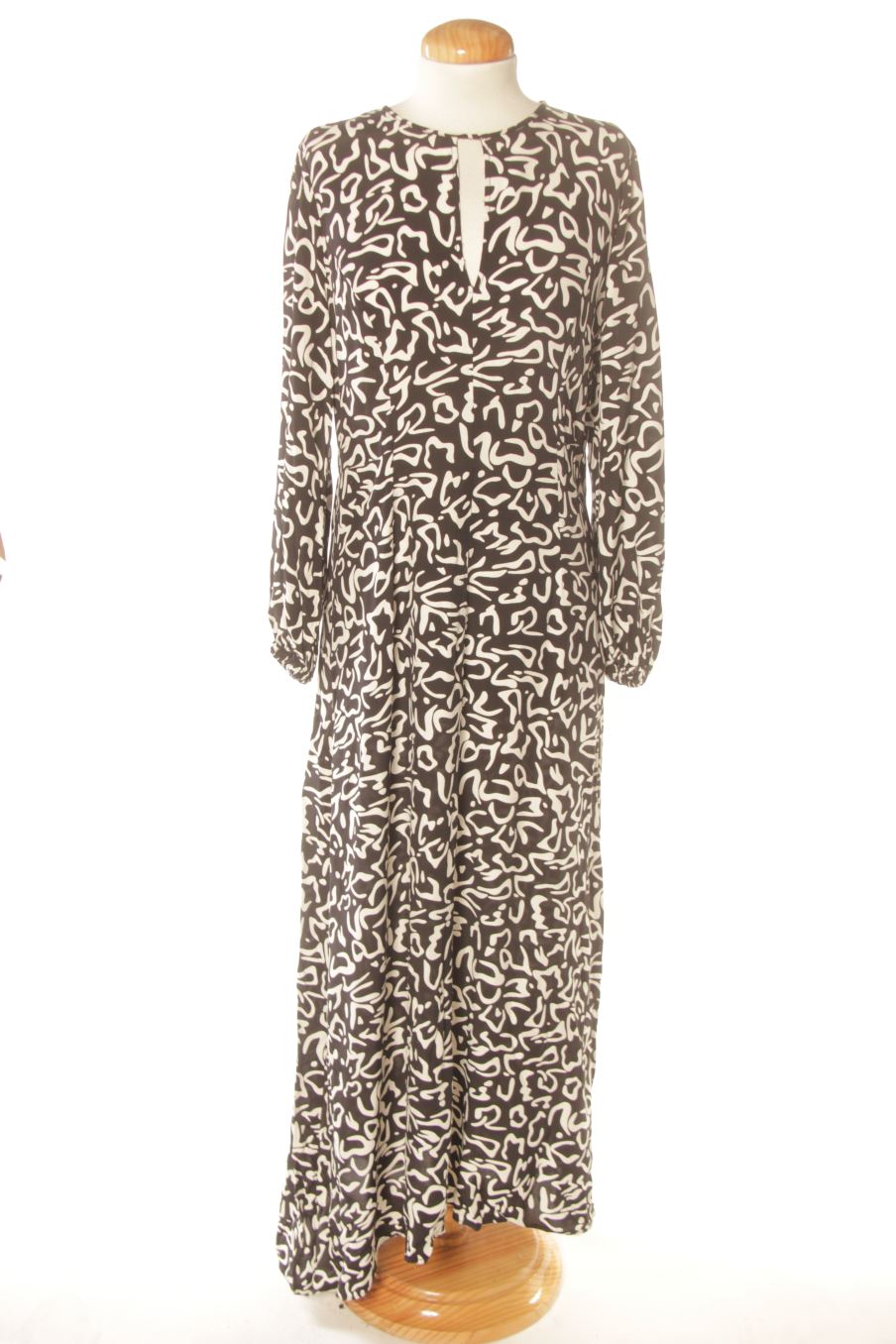 Robe casual Zara de la taille M, de couleur imprimés