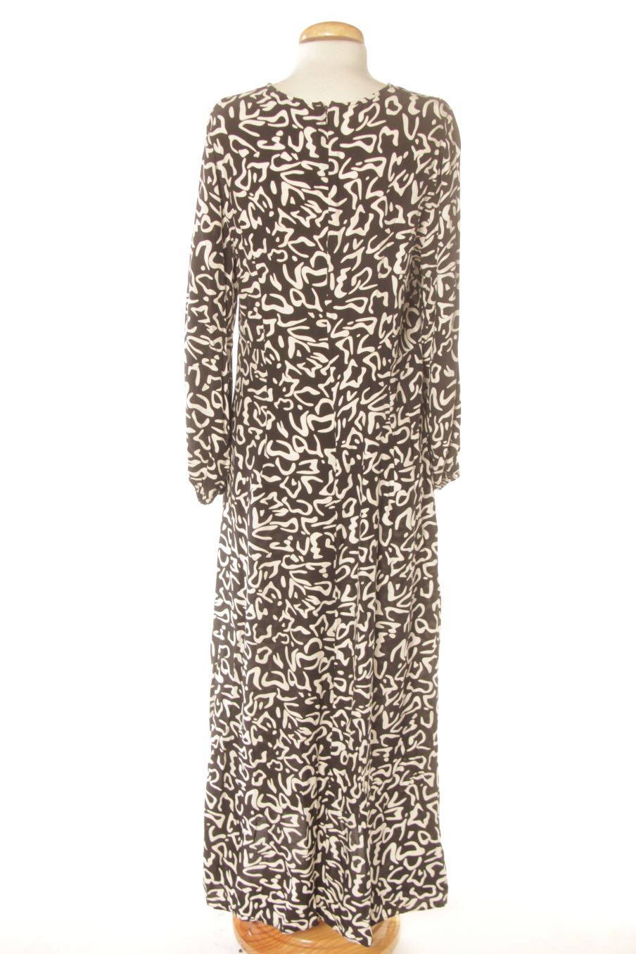 Robe casual Zara de la taille M, de couleur imprimés