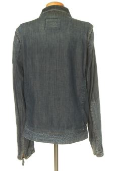 Jacke M Lois