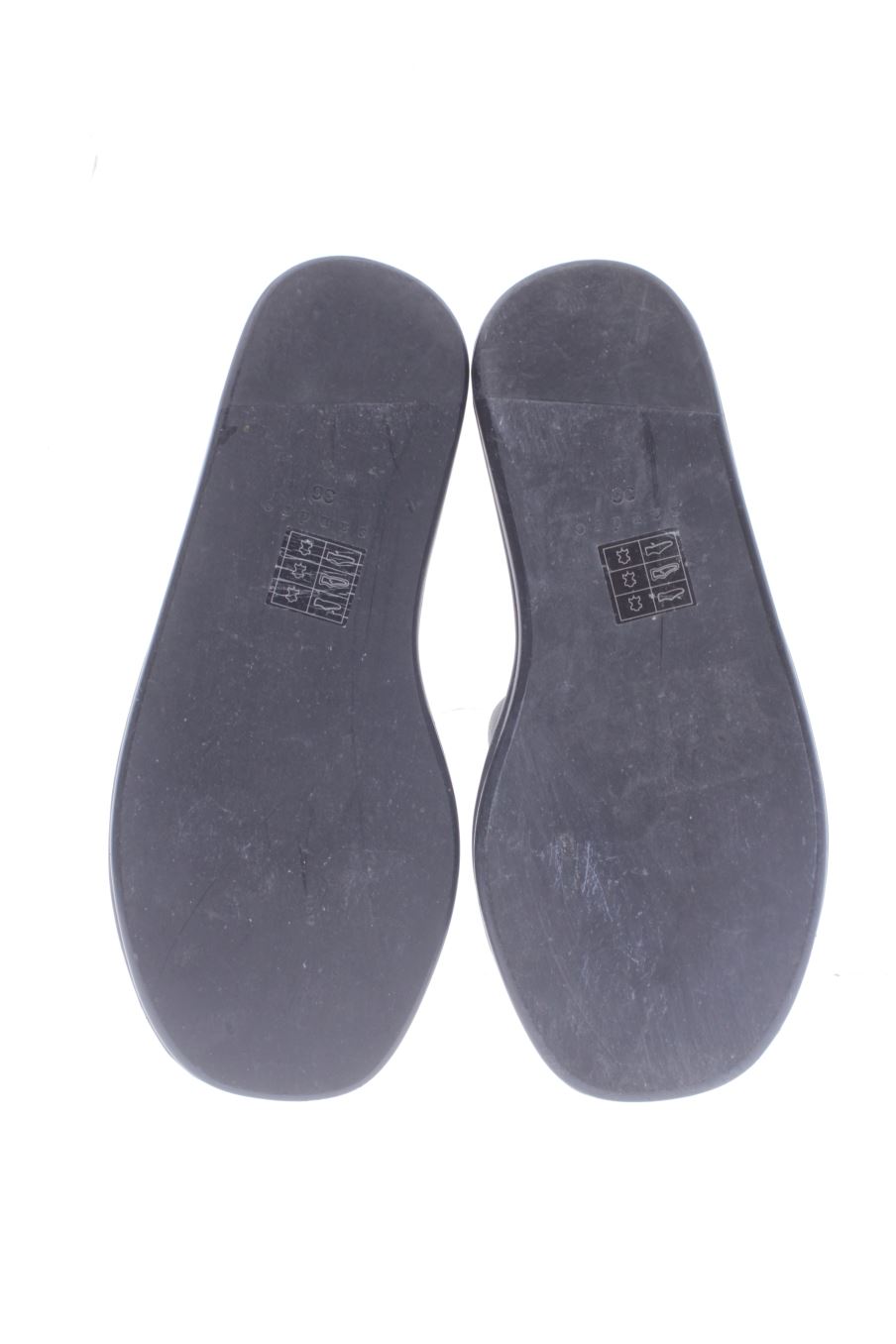 Sandalias planas de Sandro de la talla 36, de color negro de