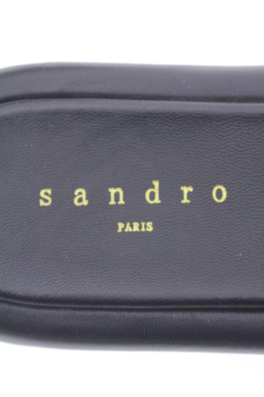 Sandalias planas de Sandro de la talla 36, de color negro de