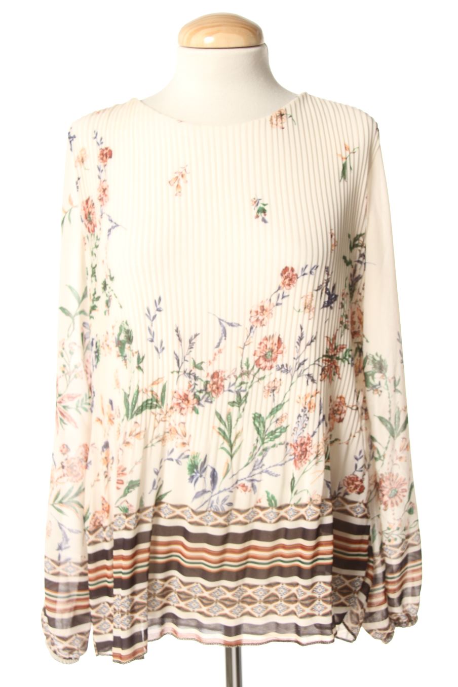Blouse à manches longues New collection de la taille S, de couleur fleurs