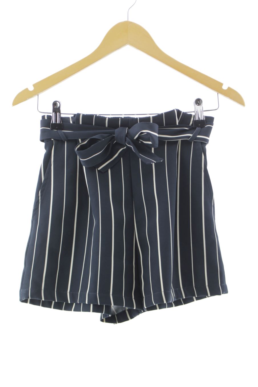 Shorts Pull & Bear de la taille S, de couleur rayures
