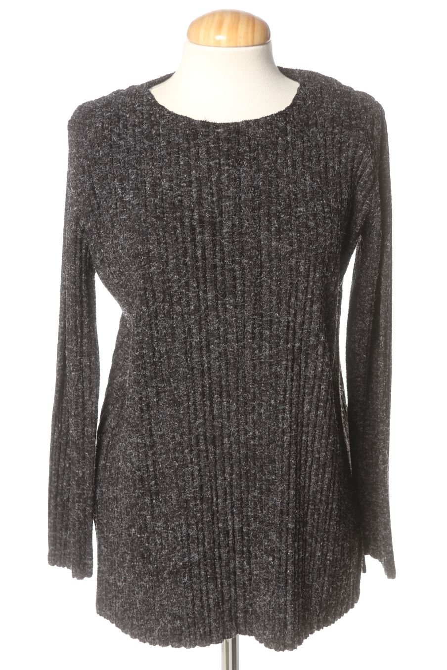 Jersey de Mariña Riveiro de la talla 40, de color negro