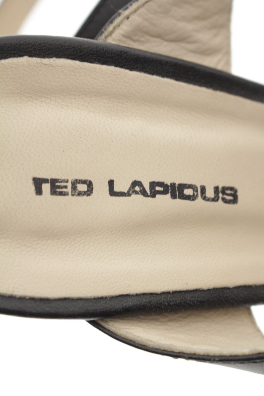 Sandalias tacon de Ted Lapidus de la talla 40, de color negro de
