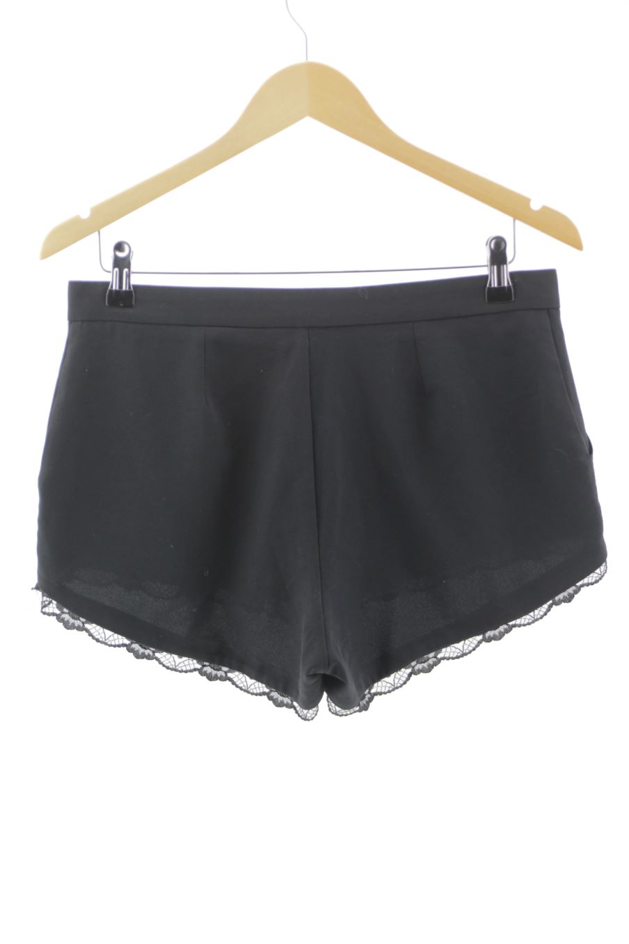 Shorts Stradivarius de la taille 38, de couleur noir