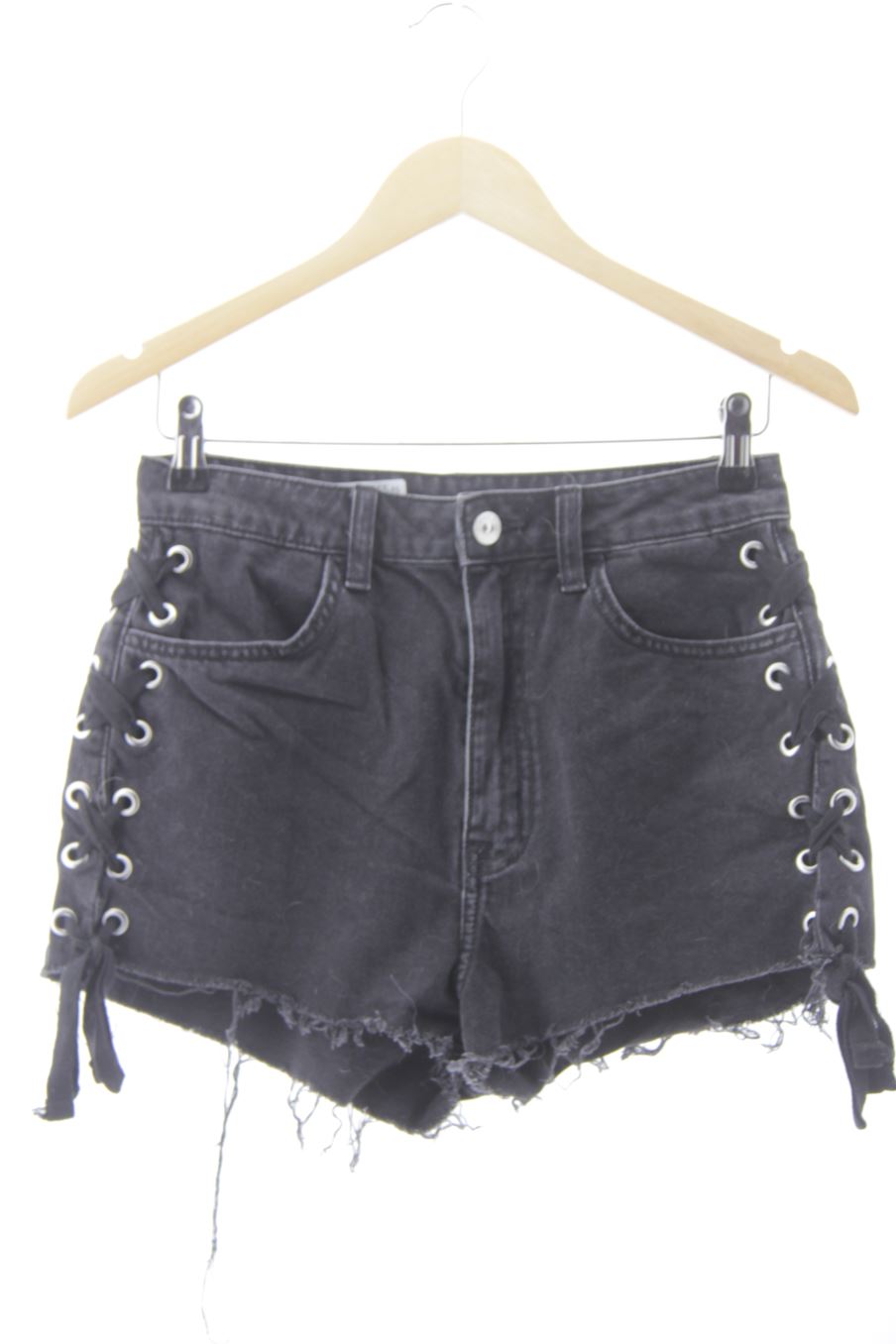 Shorts H&M de la taille 38, de couleur noir de denim