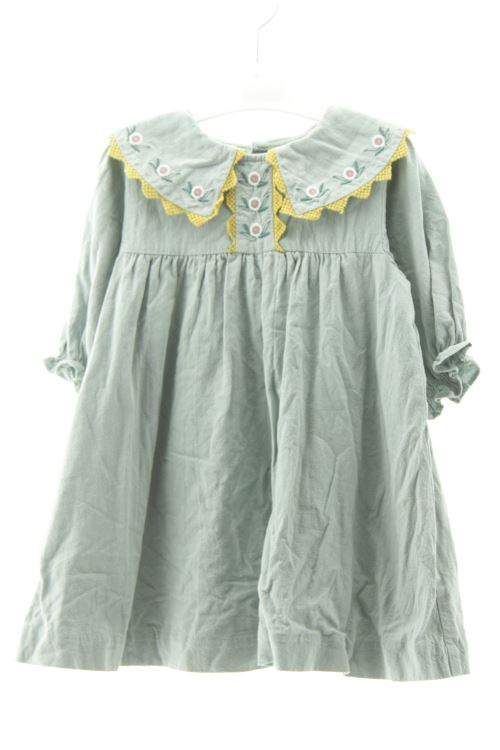 Aufwändiges Kleid
