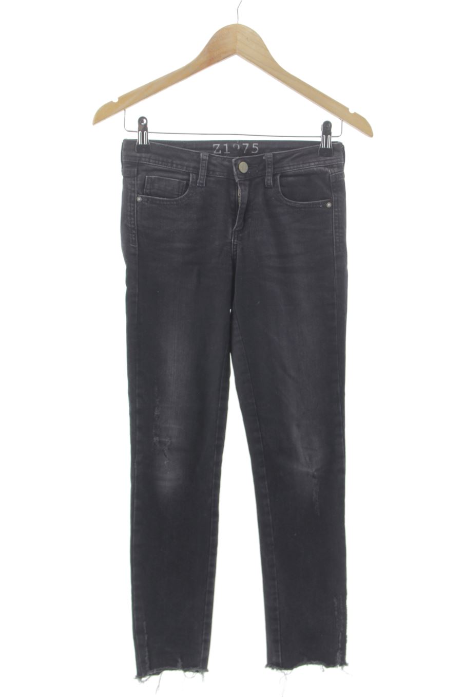 Vaquero de Zara de la talla 34, de color negro de ropa vaquera