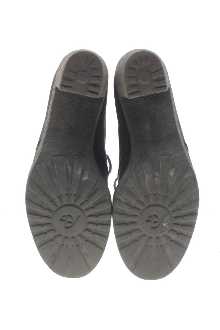Botines de kenzo de la talla 36, de color negro de