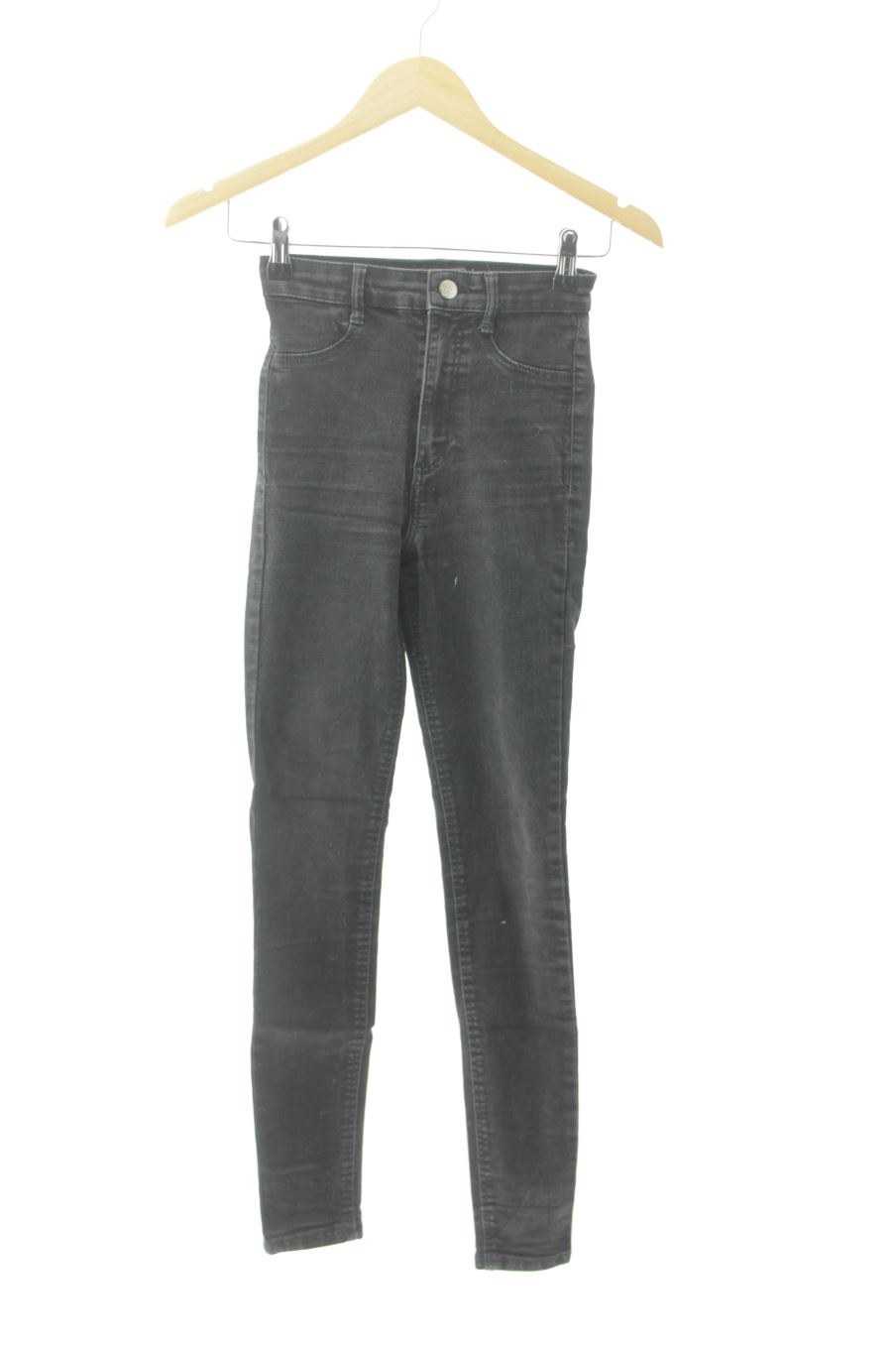 Jeans de Zara de la talla 32, de color nero