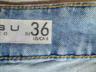 Shorts Amisu de la taille 36, de couleur bleu de denim
