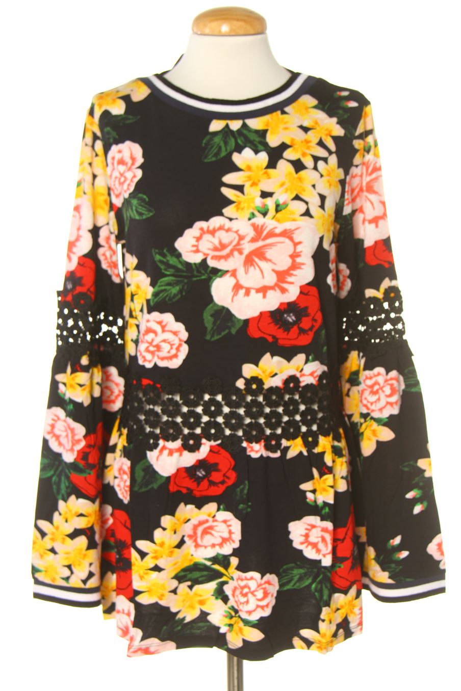 Camiseta manga larga de Desigual de la talla M, de color flores