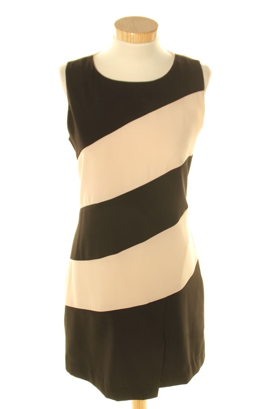 Robe casual Roberto Torretta de la taille 38, de couleur noir