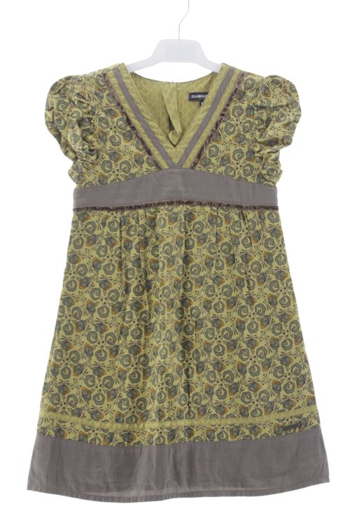 Aufwändiges Kleid