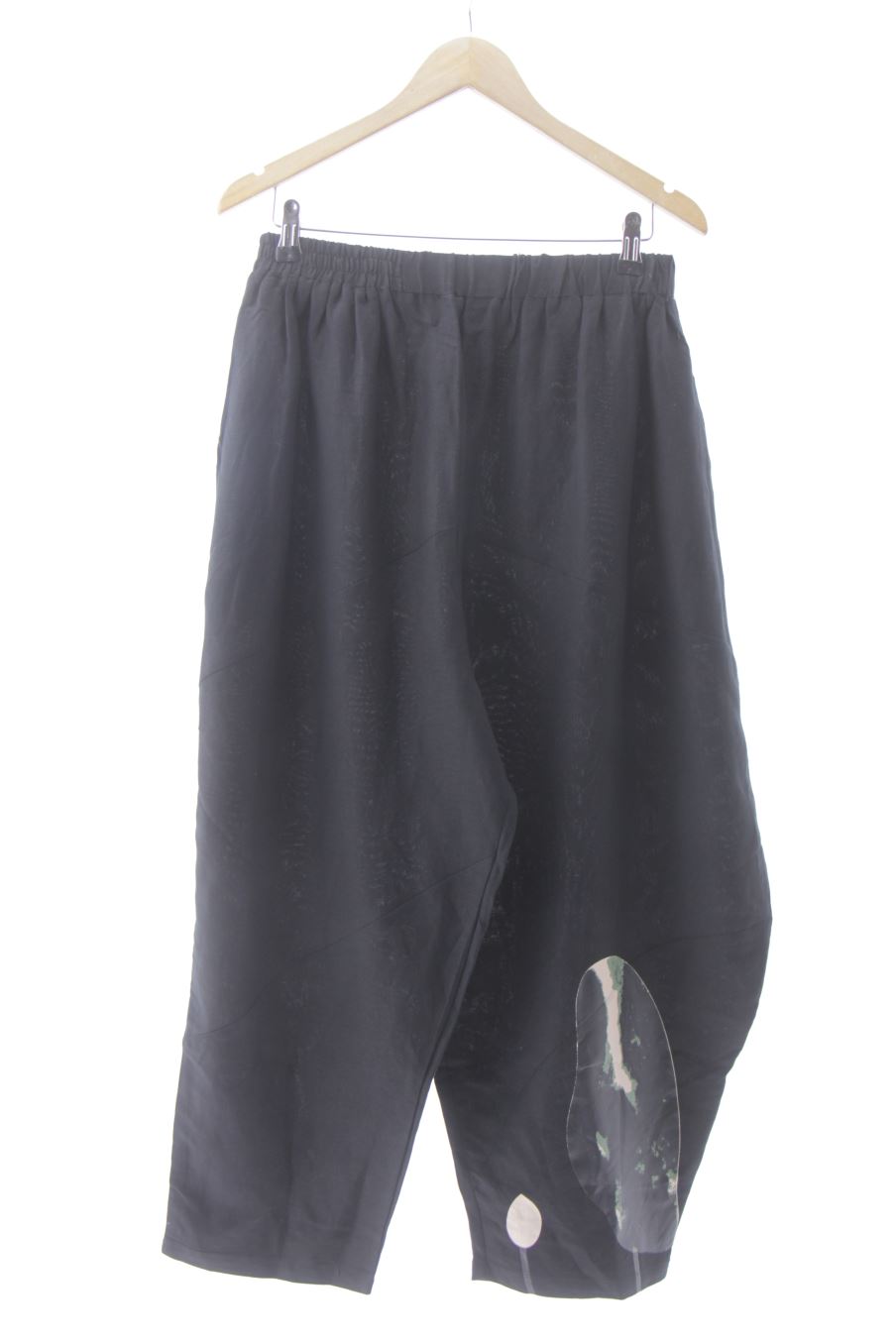Pantalón Casual de Neslay de la talla M, de color negro