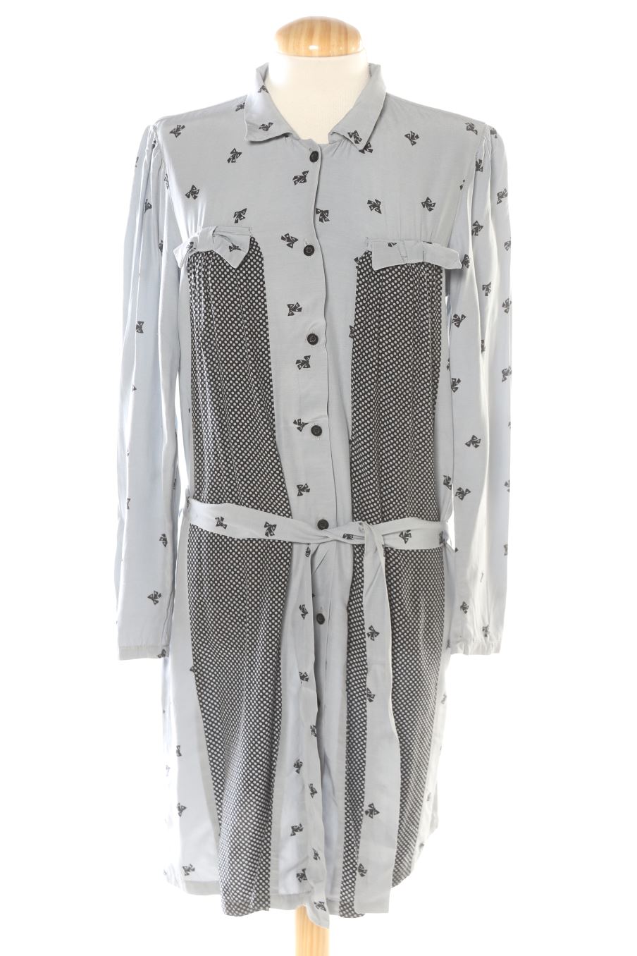Robe casual Dolores Promesas de la taille S, de couleur gris