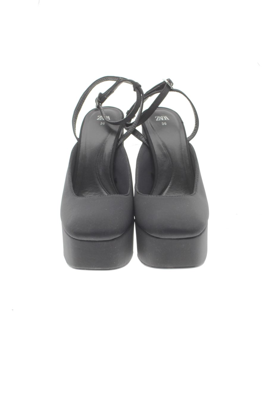 Zapatos de tacon de Zara de la talla 36, de color negro de