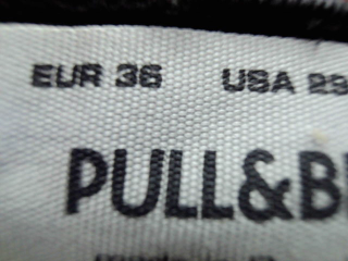 Jeans Pull & Bear de la taille 36, de couleur noir de denim