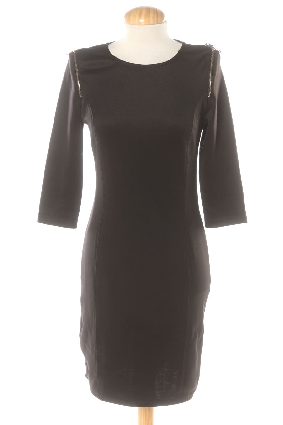 Vestido casual de Bershka de la talla L, de color negro