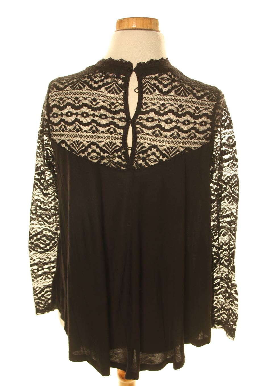T-shirt à manches longues Bershka de la taille S, de couleur noir
