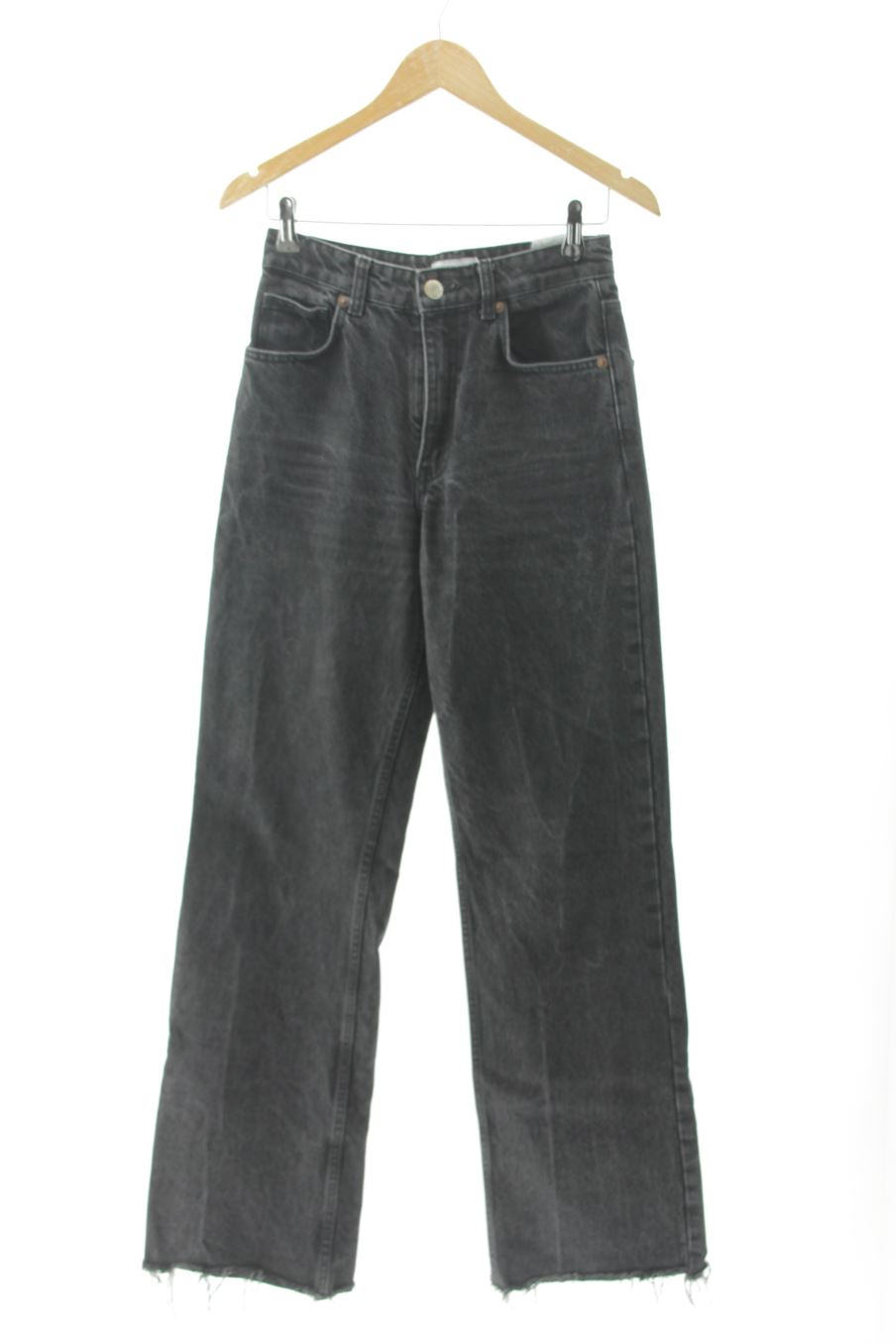 Jeans Zara de la taille 36, de couleur noir