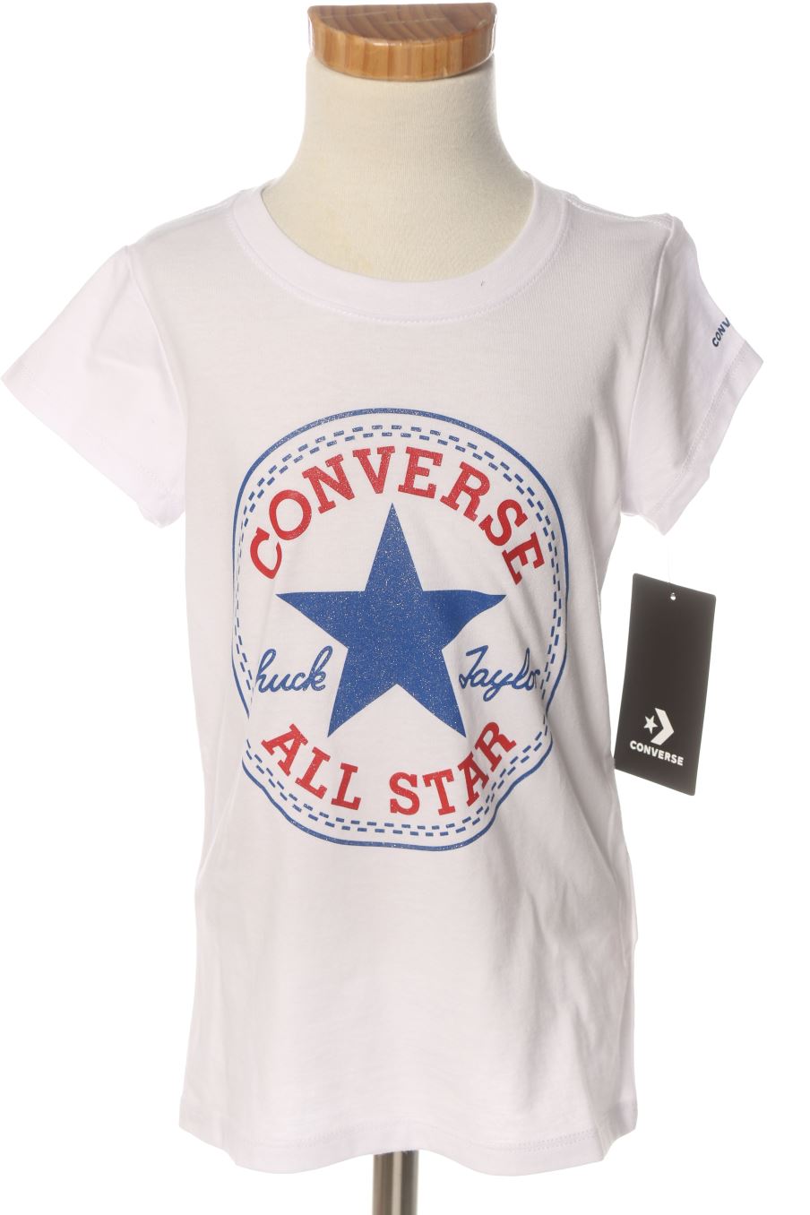 T-shirt Converse de la taille 6 ans avec une étiquette