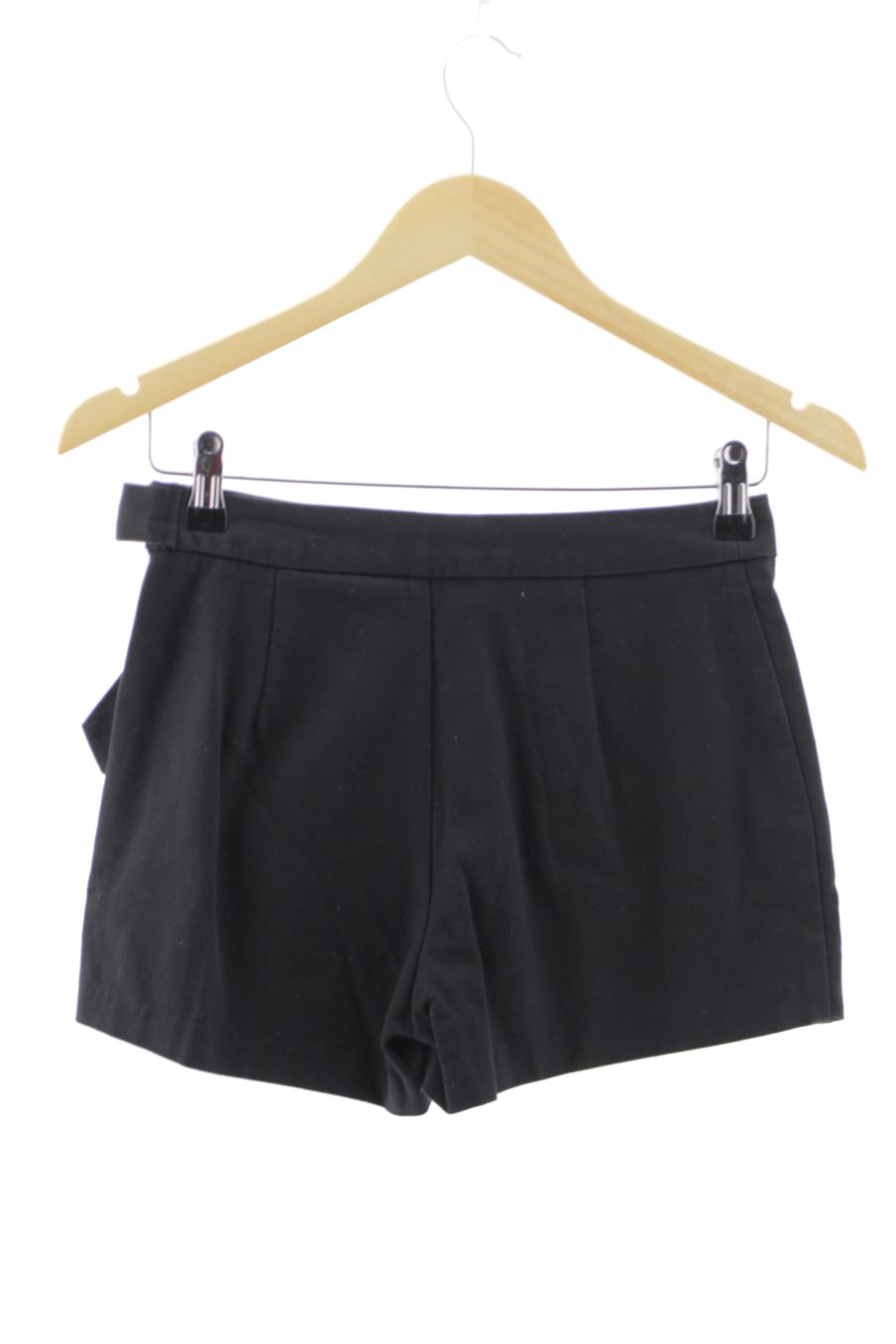 Shorts Stradivarius de la taille 32, de couleur noir
