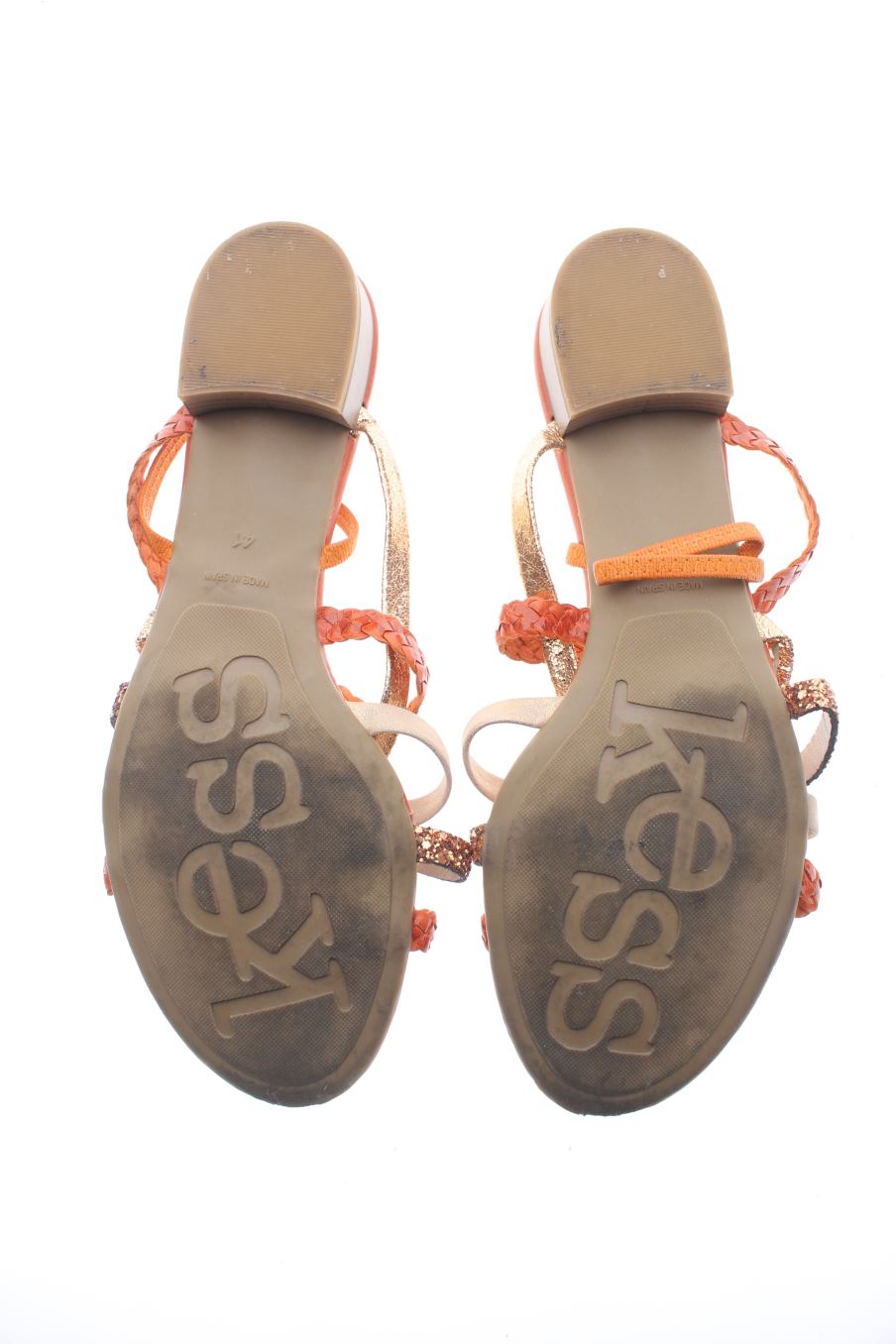 Sandalias planas de ANTONIO PARRIEGO de la talla 41, de color naranja de
