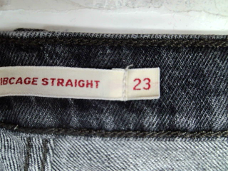 Jeans Levi's de la taille 32, de couleur gris de denim