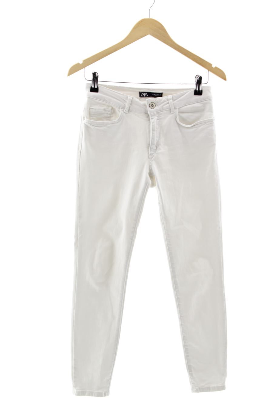 Jeans Zara de la taille 38, de couleur blanc de denim