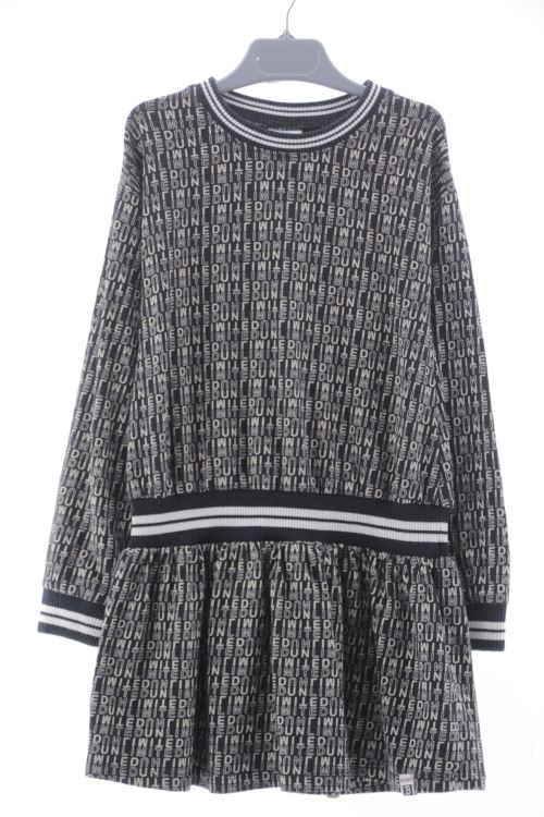 Aufwändiges Kleid